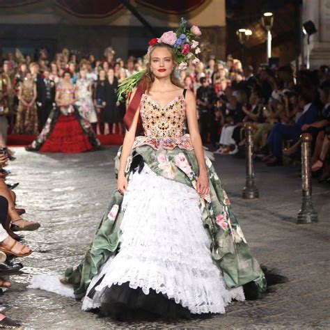 dolce gabbana neapel|Dolce & Gabbana Alta Moda Fashion Show in Naples .